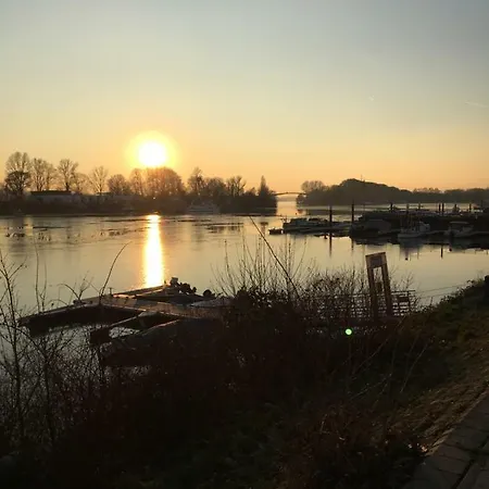 Schmuckkaestle Am Hafen * Wiesbaden