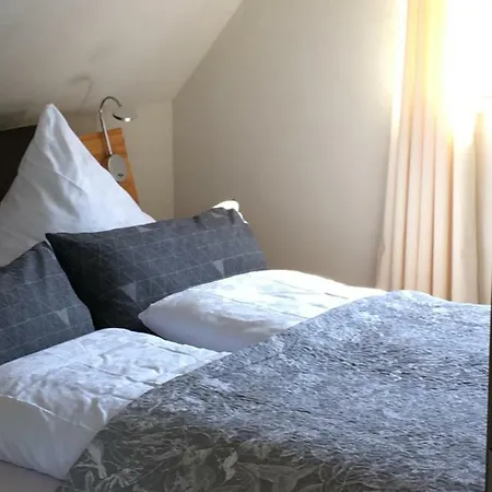 Schmuckkaestle Am Hafen Wiesbaden