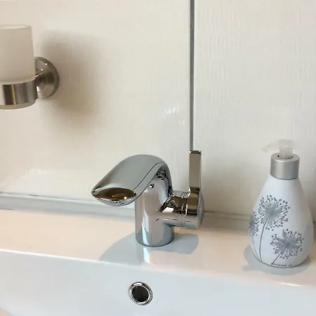 Schmuckkaestle Am Hafen Wiesbaden