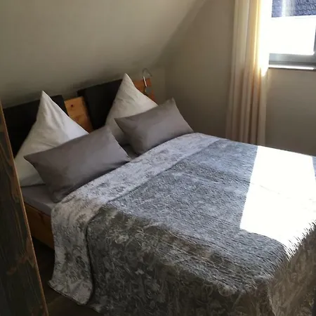 Schmuckkaestle Am Hafen Wiesbaden