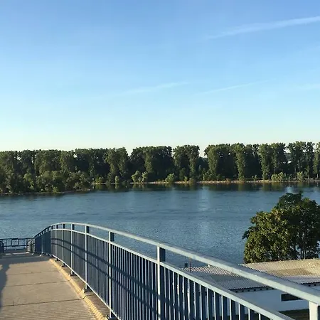 Διαμέρισμα Schmuckkaestle Am Hafen Βιζμπάντεν