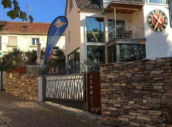 Schmuckkaestle Am Hafen * Wiesbaden