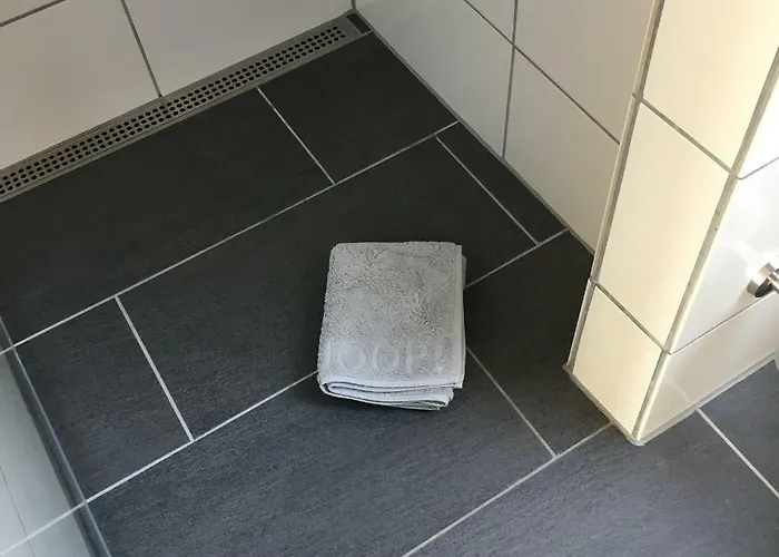 Schmuckkaestle Am Hafen Wiesbaden