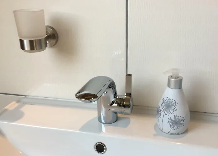 Schmuckkaestle Am Hafen Wiesbaden