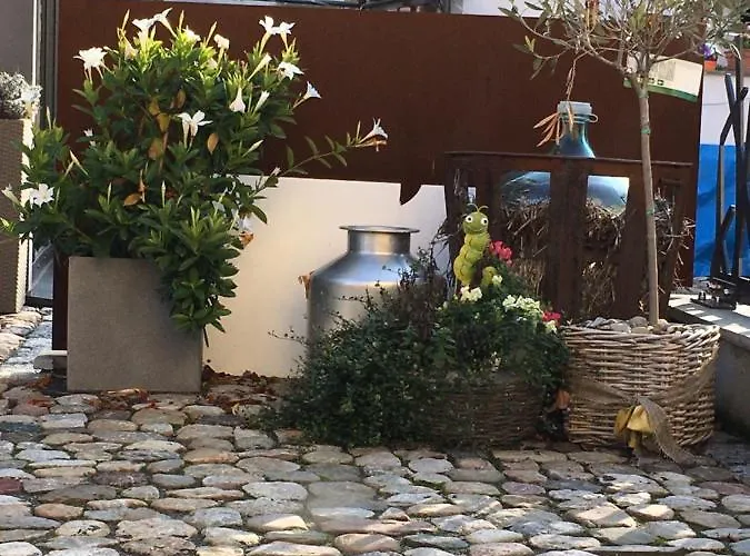 Schmuckkaestle Am Hafen * Wiesbaden